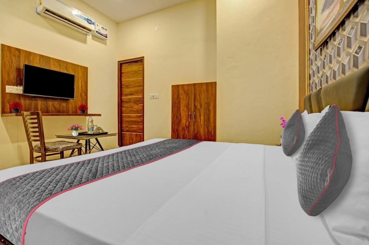 Hotel Townhouse Sky Ludhiana Esterno foto