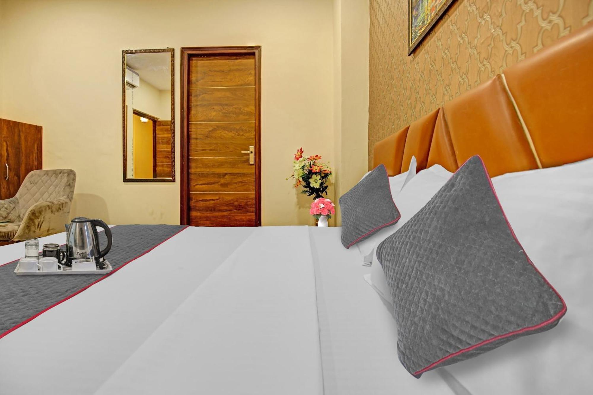 Hotel Townhouse Sky Ludhiana Esterno foto