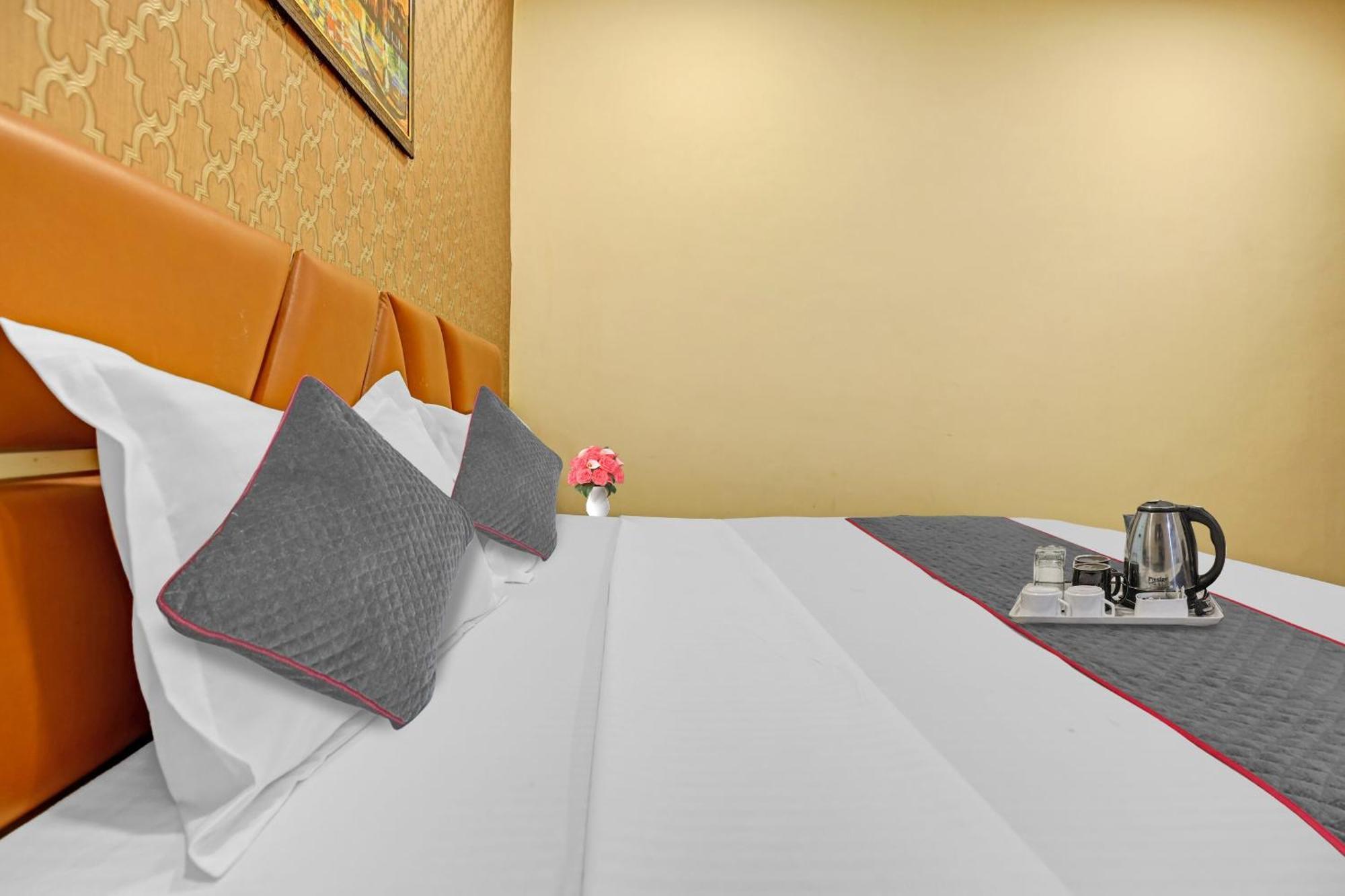 Hotel Townhouse Sky Ludhiana Esterno foto