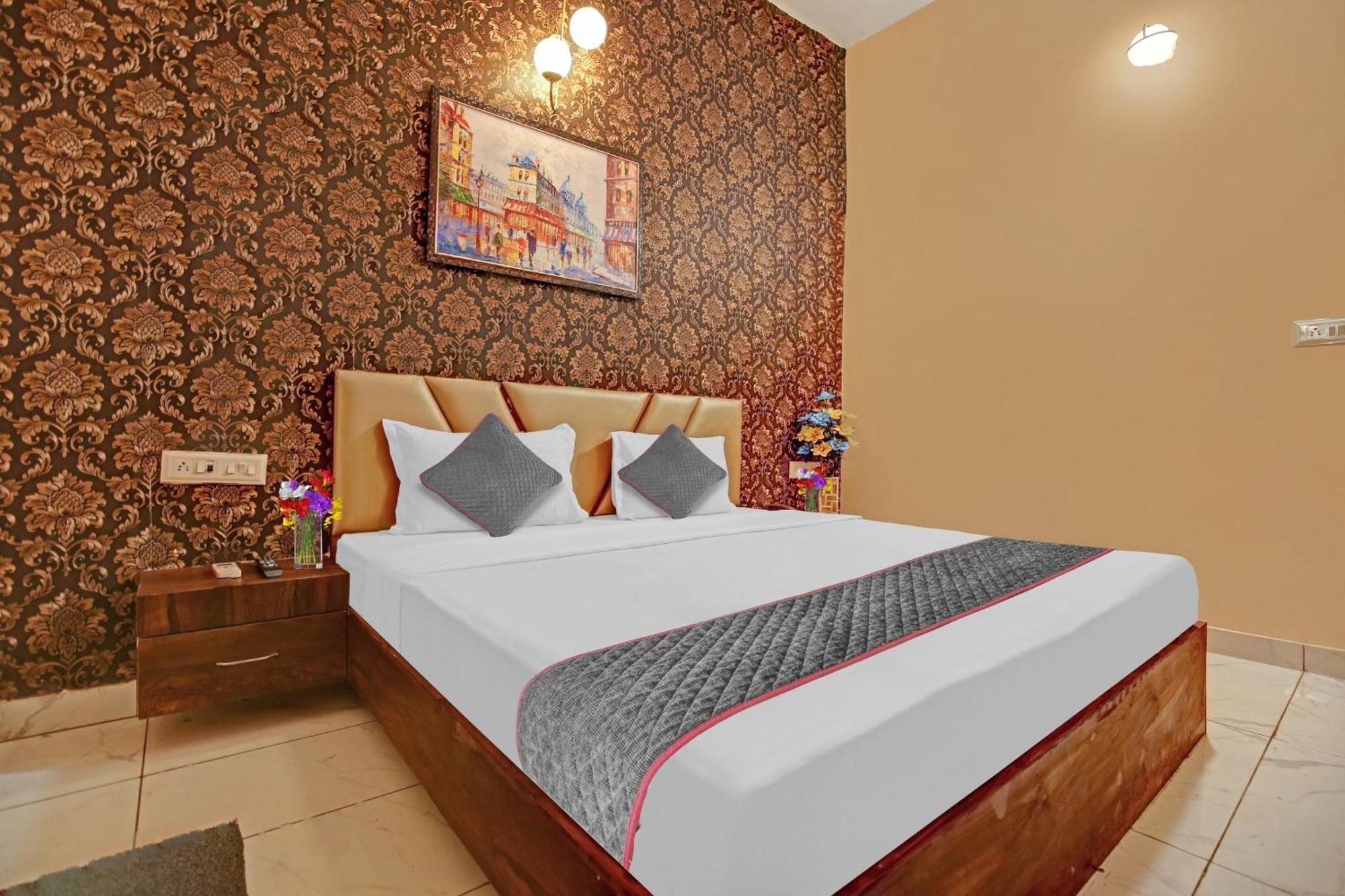 Hotel Townhouse Sky Ludhiana Esterno foto