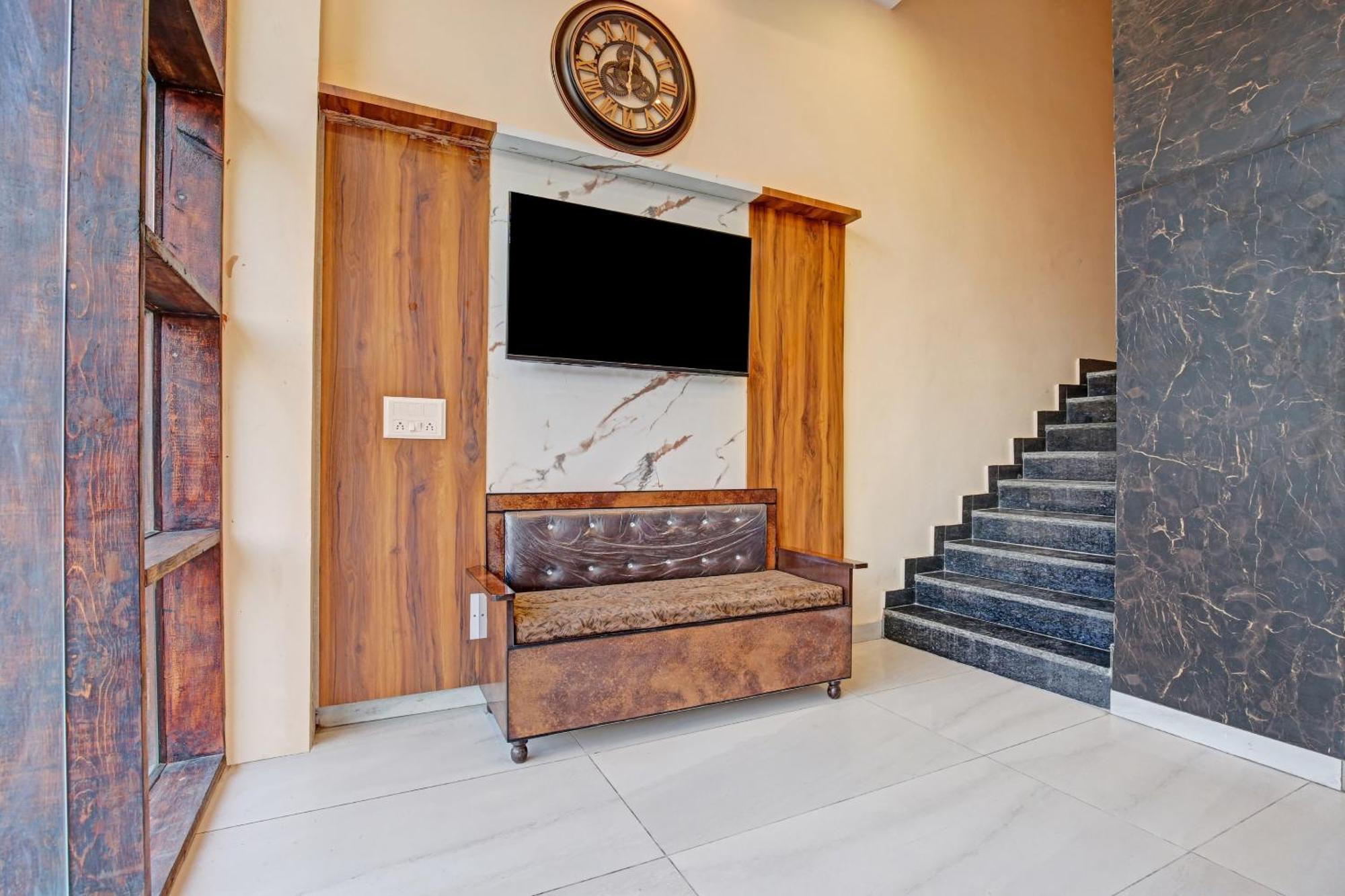 Hotel Townhouse Sky Ludhiana Esterno foto